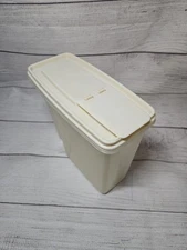 Vtg Rubbermaid Servin' Saver #3 Cereal Container With Pour Lid, 13-Cup Container