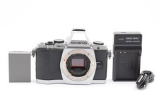 N.MINT US duty Paid Olympus OM-D E-M5 Body Mirrorless Digital Camera Silver