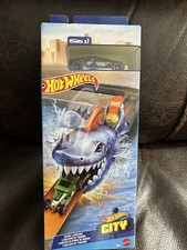 NUOVO MATTEL HOT WHEELS CITY SHARK LAUNCHER TRACK SET 2 PEZZI 1 VEICOLO 