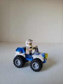 LEGO CITY: Police Pursuit (4437) 100% Complete W/ Instruction Manual