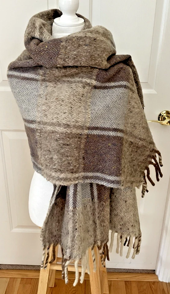 Vintage Crana Handknits Shawl Throw 30 x 65 + Fringe Donegal Wool Aran Tan Brown - Image 2 of 4