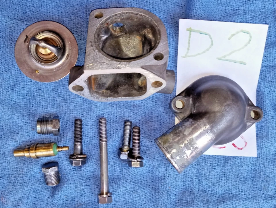 1970-1974 DATSUN 240z Termostato Carcasa Kit Completo Original OEM Foto 4 de 4