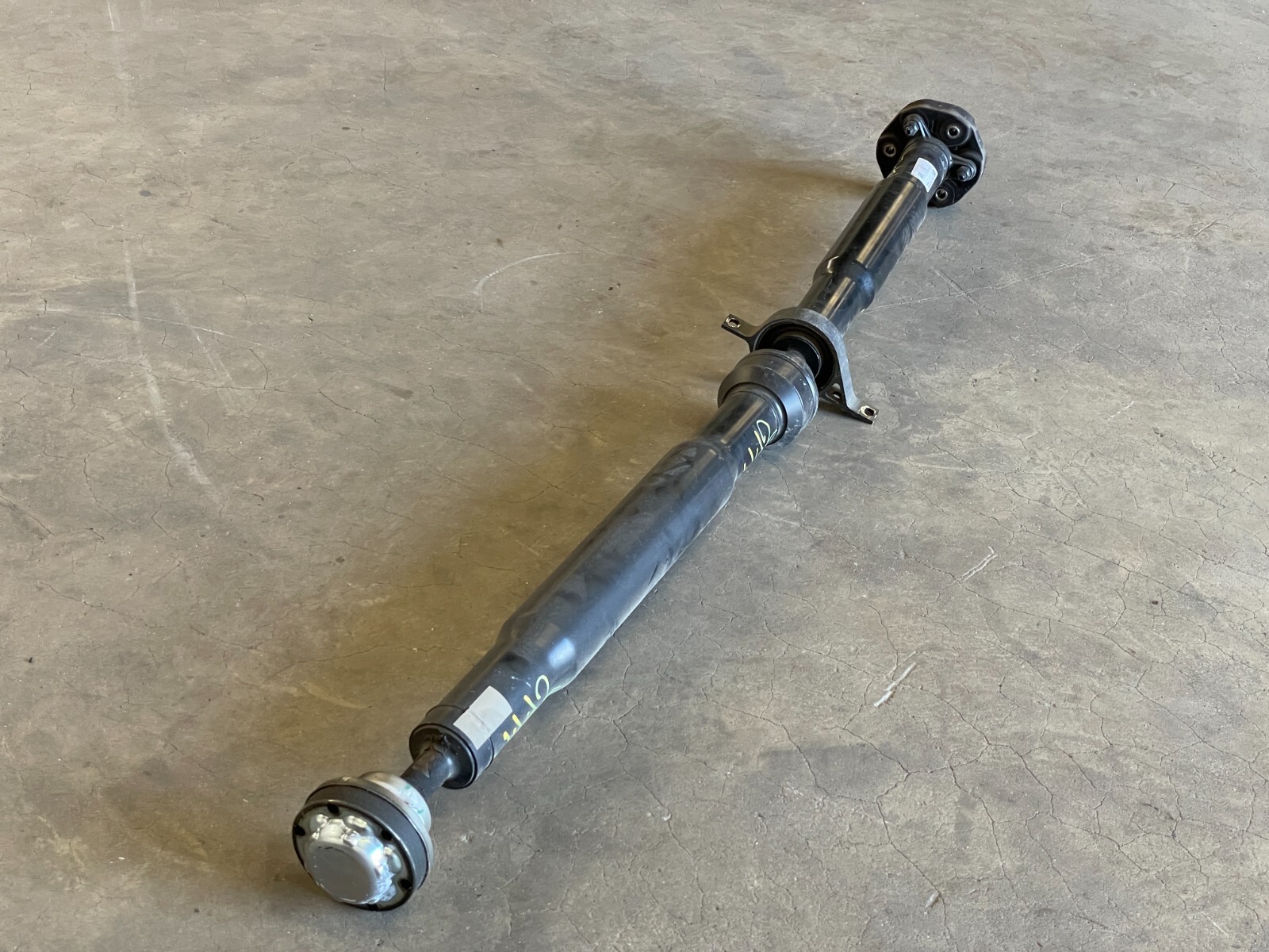 2017 2018 Maserati Levante Rear Driveshaft Shaft Propeller 3.0L AWD 1442 OEM
