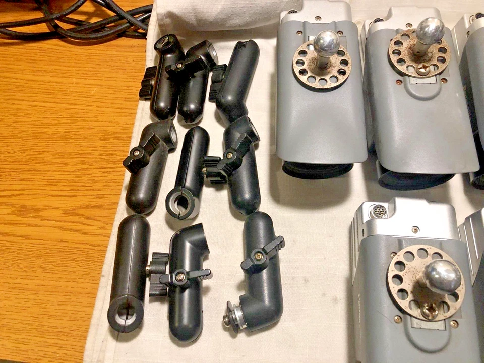 Lote de 9 Cámaras para tablero de coche Panasonic Arbitrator AG-CK10P con soportes (+3 cables) Foto 4 de 4