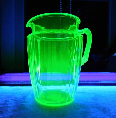 Anchor Hocking Pillar Optic Green Vaseline Depression Glass Pitcher 8 1/4" -NICE