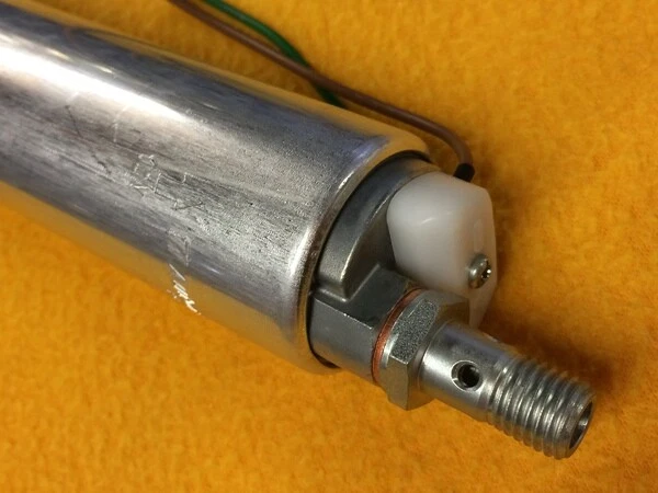 Bomba de combustible para Audi C4 100 2.3L 90-94 AAR Intank eléctrico 2 años Wty Foto 2 de 4