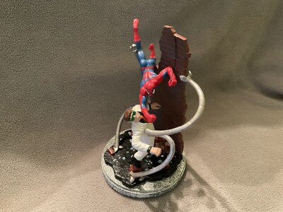 Marvel Ltd Diorama Spider-man -vs- Dr. Octopus With Cert NIB Excellent Condition