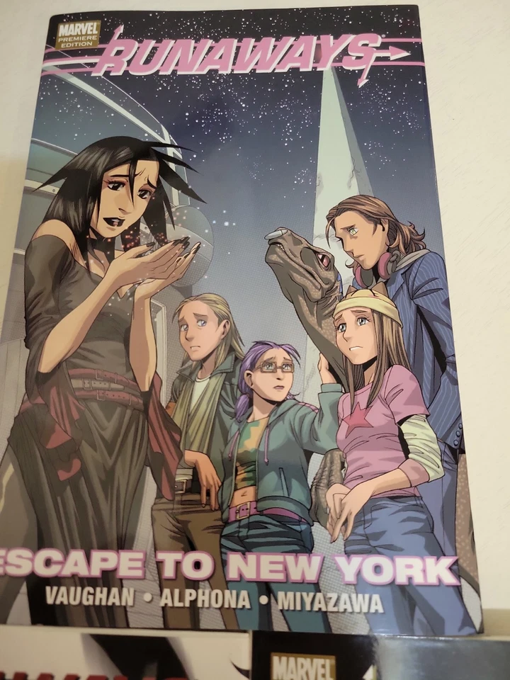 Lot of Three Marvel RUNAWAYS HC by Brian K. Vaughn Marvel Premier Ed. New  - Image 4 of 4