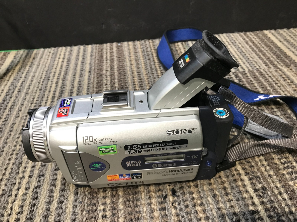 Sony Handycam DCR--TRV50 BLUETOOTH HDD Handheld Digital Camcorder