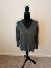 LOFT Gray Knit V-Neck Pullover Sweater Petites XSP Long Sleeve