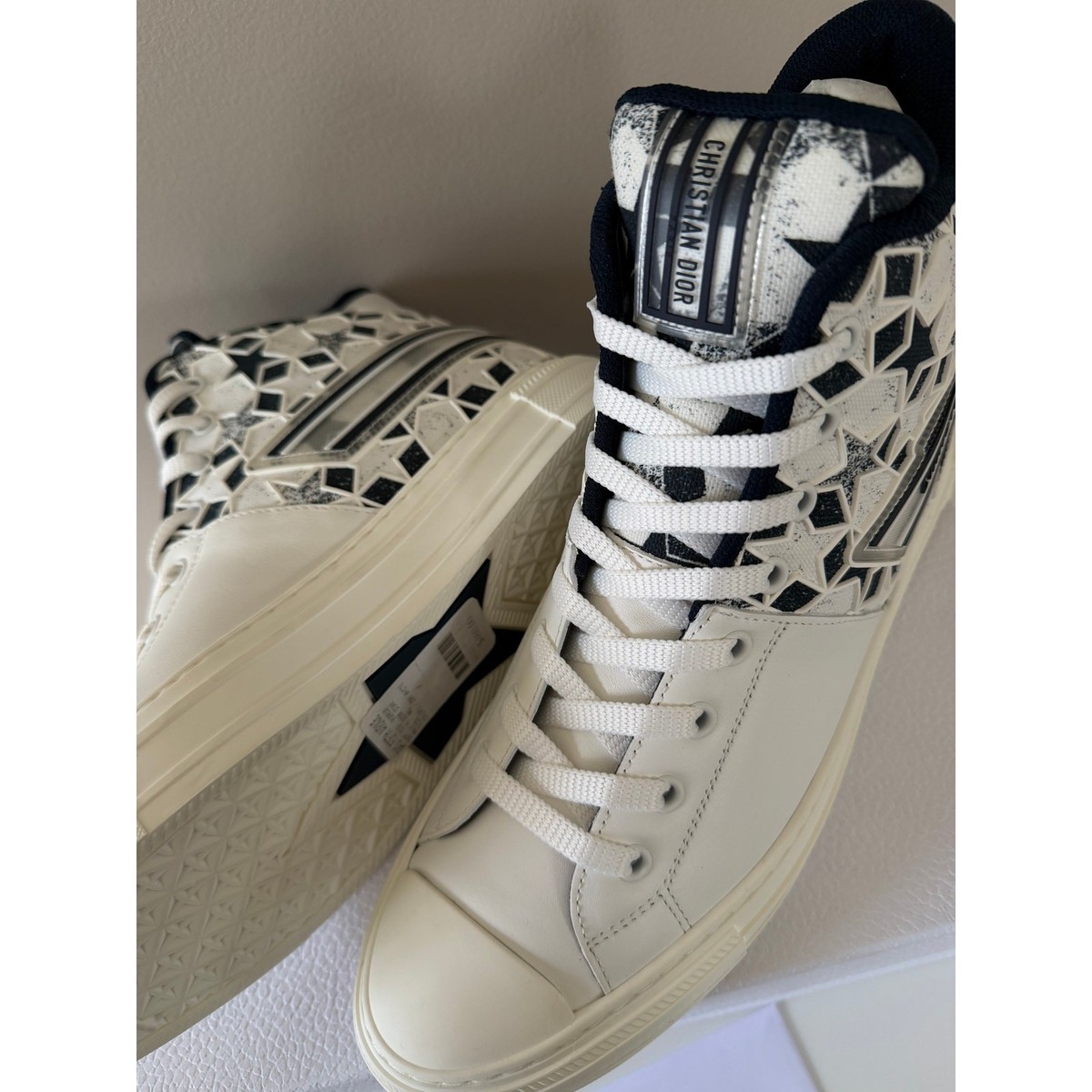 $1150 Christian Dior Walk N Dior Star Leather Sneakers Men  display picture 1