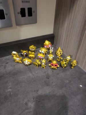 MOSHI MONSTERS - ''GOLD'' - SERIE 1 - STCK 18 - SIEHE BILDER