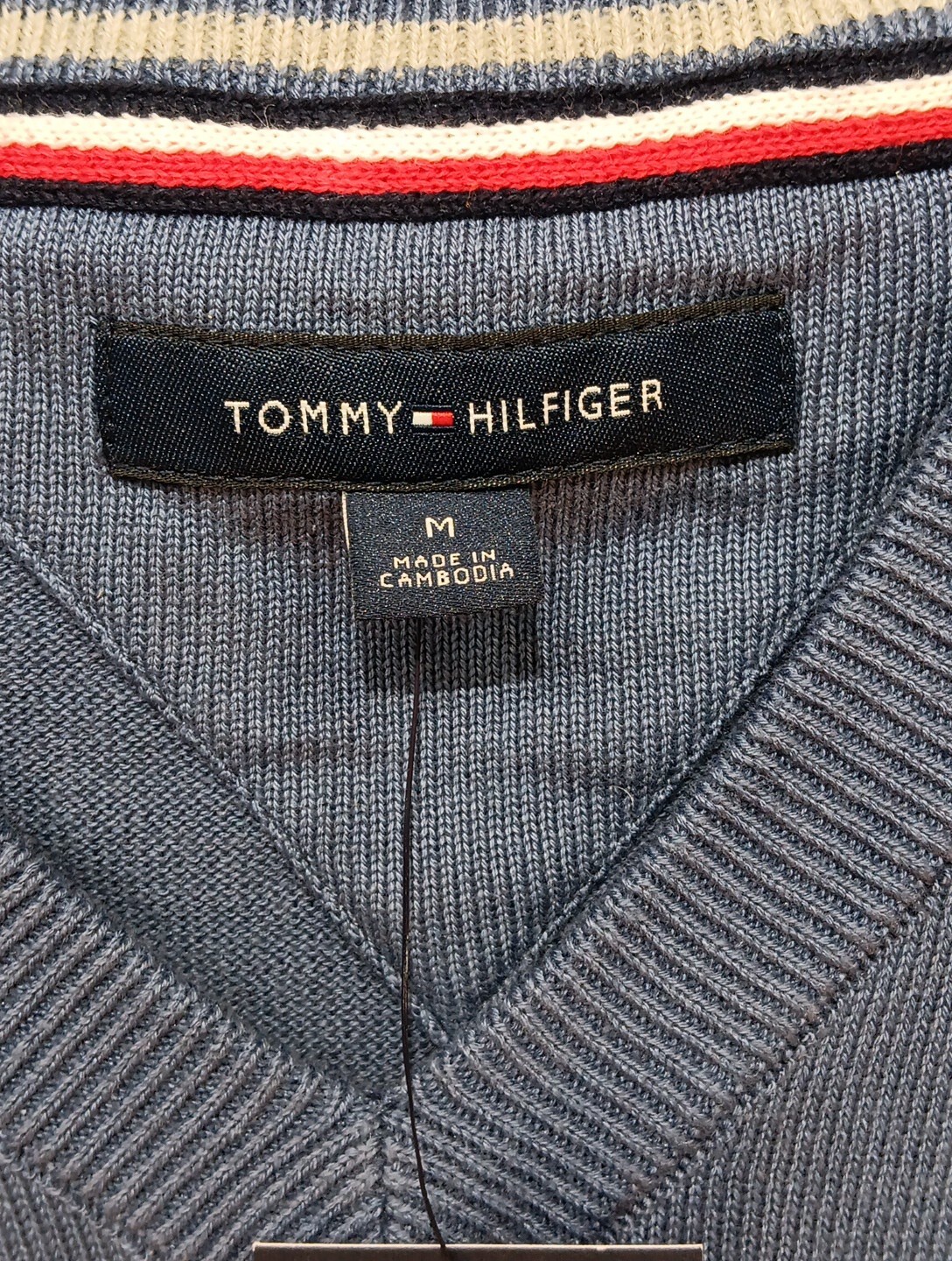 Tommy Hilfiger Sweater Men's Size M Sky Blue Essential Solid Logo V-Neck NWT image 3