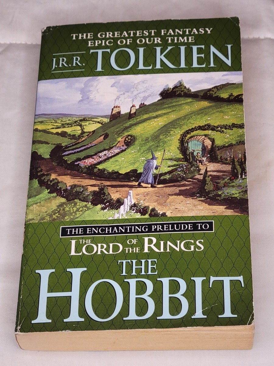 The Hobbit J. R. R. Tolkien 洋書　ホビット The Hobbit: J.R.R. Tolkien: 9780261103283: Amazon.com: Books