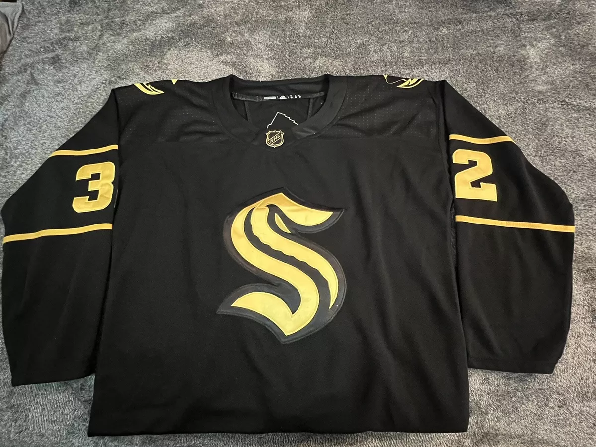 From the Hockey Jerseys discord: Kraken RR concept based off the 1944-51 Seattle Ironmen : r/SeattleKraken
