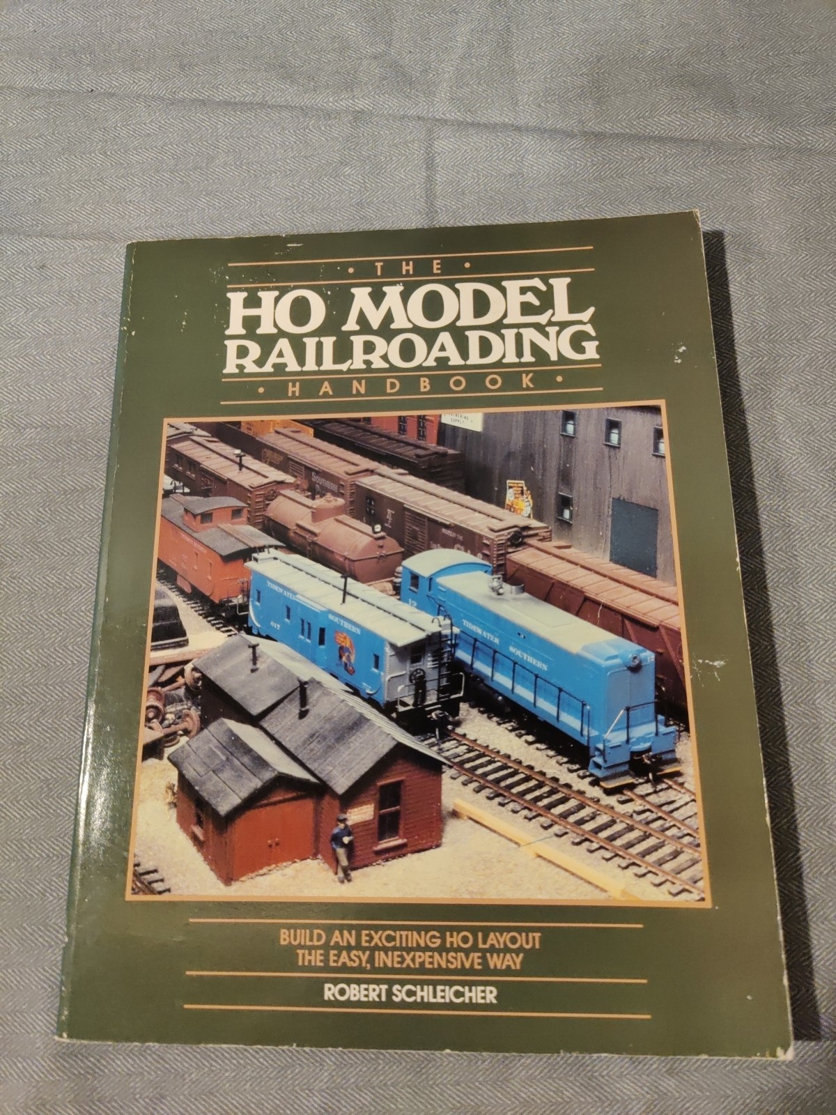 Vintage HO Model Railroading Handbook Softcover Book Robert Schleicher 1983