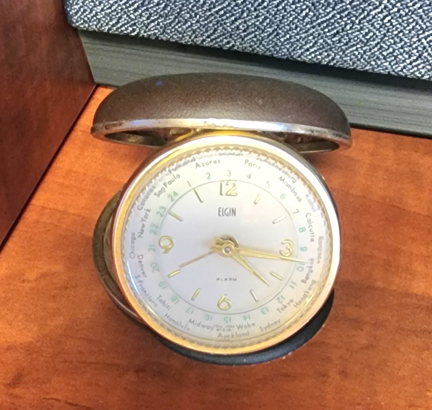 Vintage 60's Elgin Calendar Travel World Time Folding Alarm Clock Brown 3in