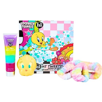 Peach Layne x Looney Tunes Tweety Spa Gift Set with Bomb Scrub Accessories