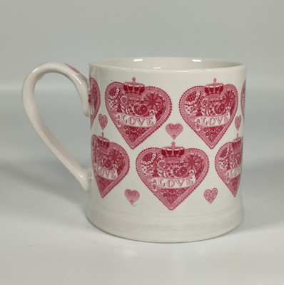 Queens Made With Love Tasse Fine China weiß rosa Herzen