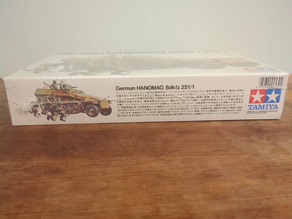 Kit de modelo de semioruga Tamiya German Hanomag Sd.Kfz. 251/1 Nuevo sellado de fábrica NIB Foto 2 de 4