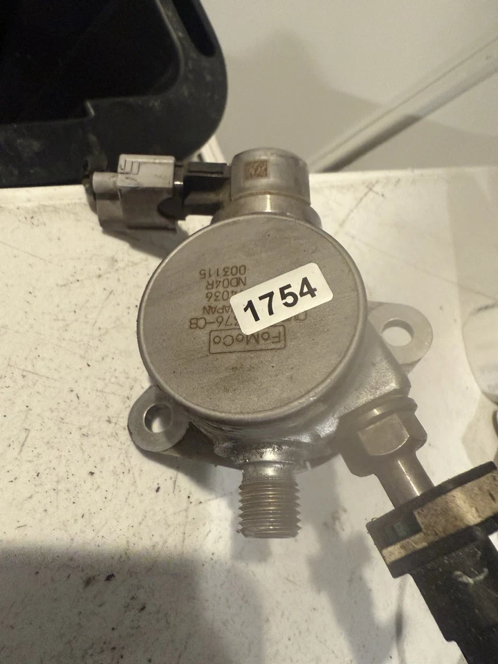 Bomba de combustible de alta presión Ford Focus 2012-2018 2,0 L CM5E-9D376-CB Foto 2 de 4