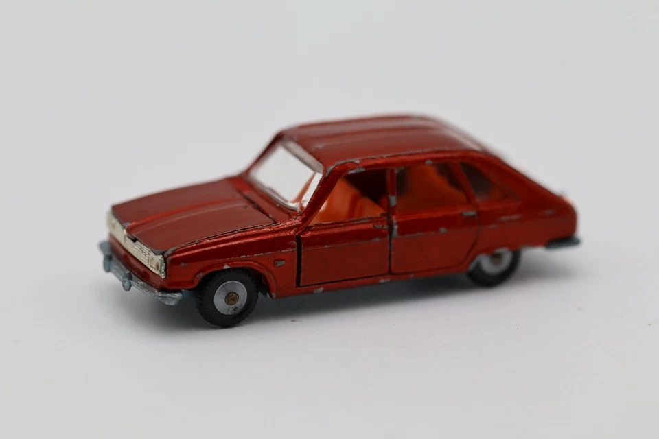 Majorette Renault 16 Vintage Diecast Car Red France Missing Door Parts/Repair - Image 3 of 4