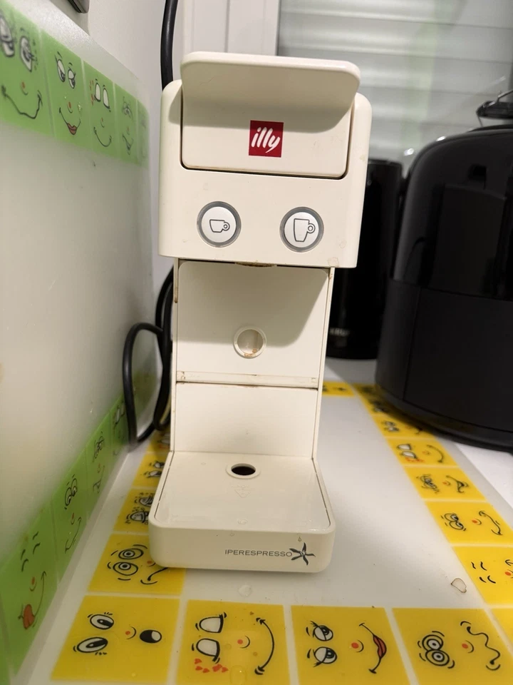 Illy Y3.3 Iperespresso, foto 2 di 3