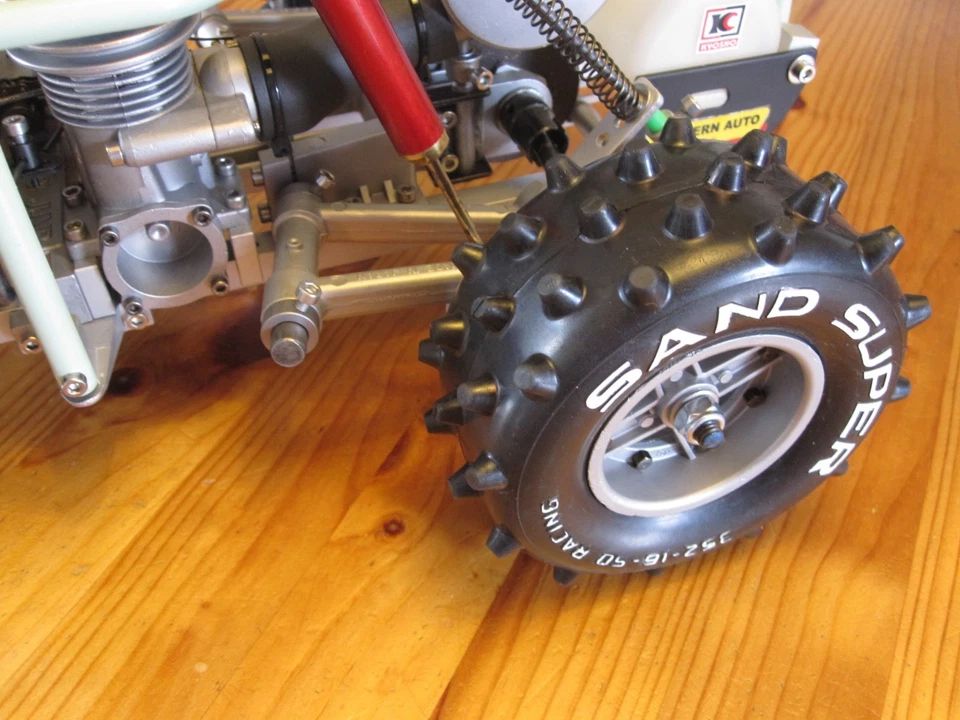 Graupner Kyosho Land Jump 4WD RC Buggy mit OS Max 3,5ccm Motor im Neuzustand - Bild 3 von 4