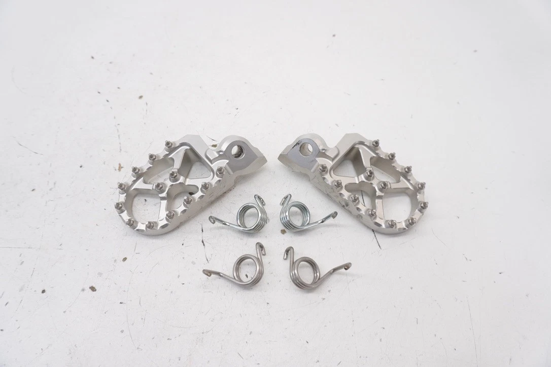 YZ250F YZ450F Flo Motorsports Pro Series Lowering Footpegs Silver Yamaha #2 M37