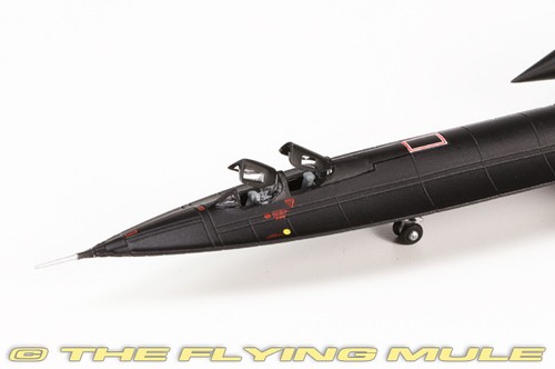 Herpa 1:200 SR-71A Blackbird USAF 9th SRW Det 4 #61-7980 - Picture 3 of 8