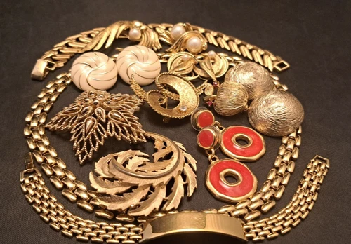 Vintage Crown Trifari Napier Monet + Gold Tone Brooch Earrings Bracelet Lot