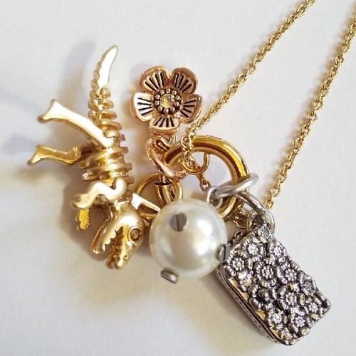 [coach rexy bag charm] Pearl flower 