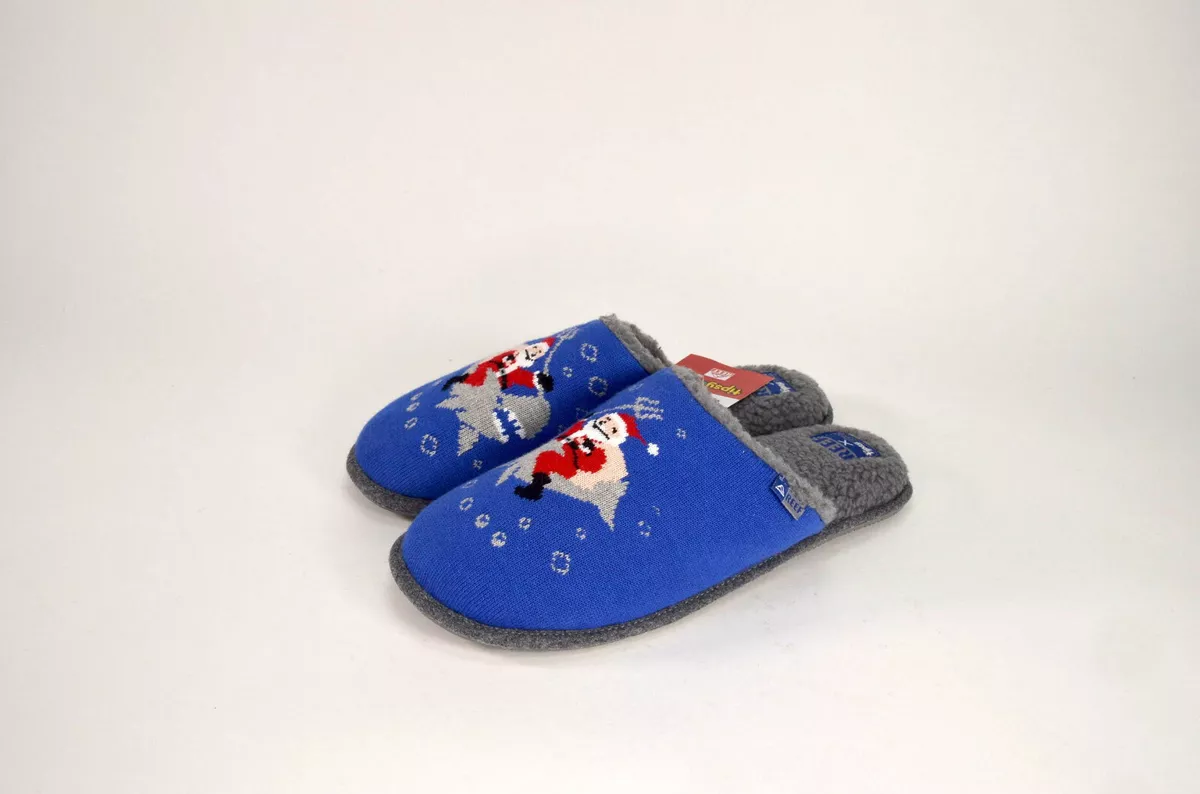 NWT Reef X Tipsy Elves Men's Sharky Santa Slippers | Men's Size 9