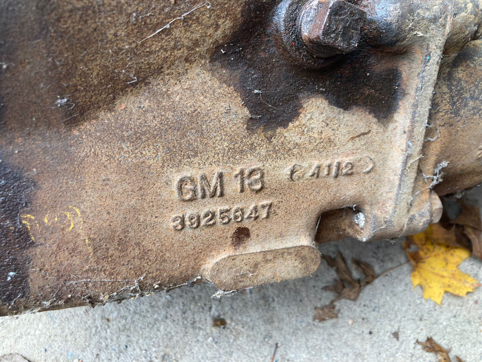 Original 1972 Chevrolet Transmission GM 28 3925647 3 speed Tail 3952645