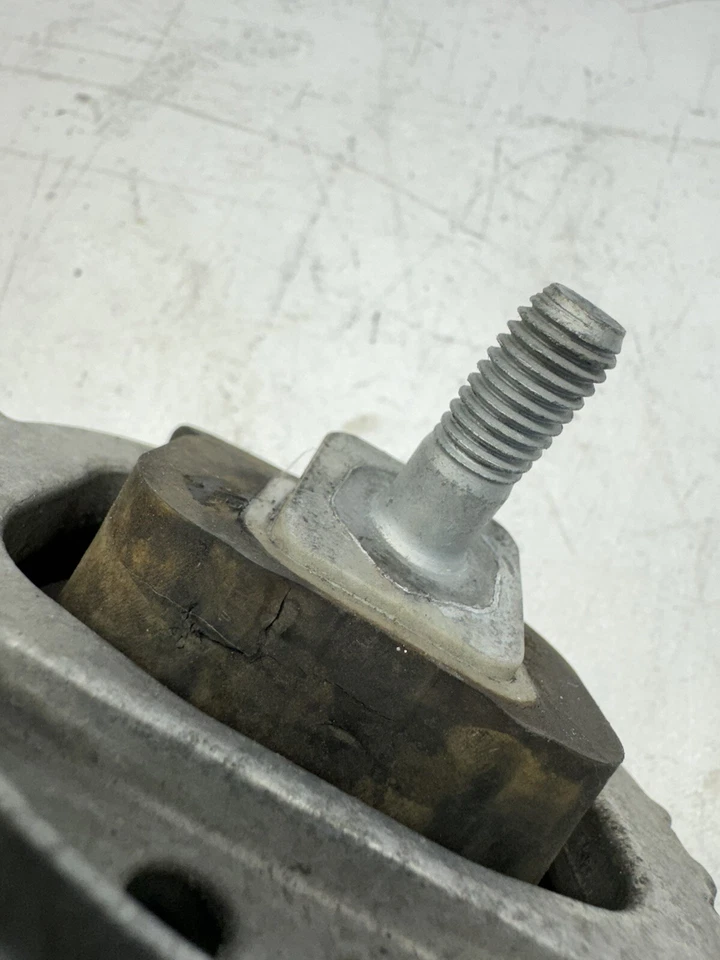 BMW M3 M4 S55 2015-2018 montaje motor delantero izquierdo 2284817 OEM Foto 3 de 4