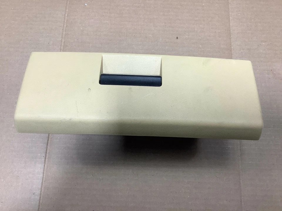 2005 AUDI A4 CABRIO FRONT RIGHT PASSENGER SIDE UNDER SEAT GLOVE BOX STORAGE OEM+ - Image 4 of 4