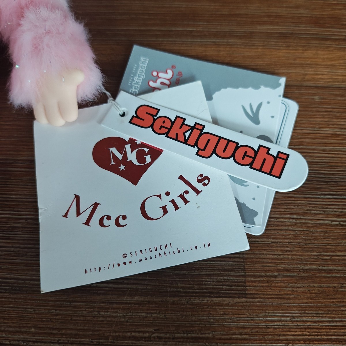 Official Remake of 1974 Monchhichi Mee Girls Plush Sparky Pink