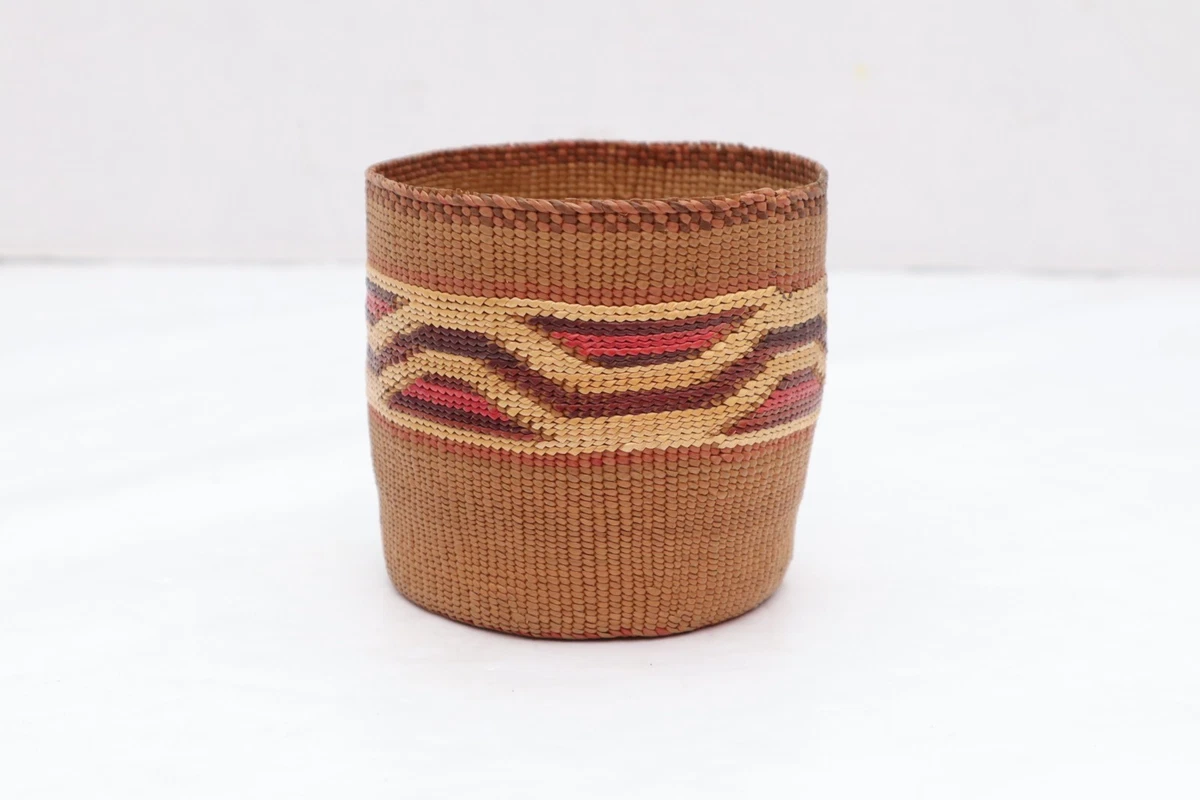 Northwest Coast In Us Native American Baskets (1800-1934) for sale