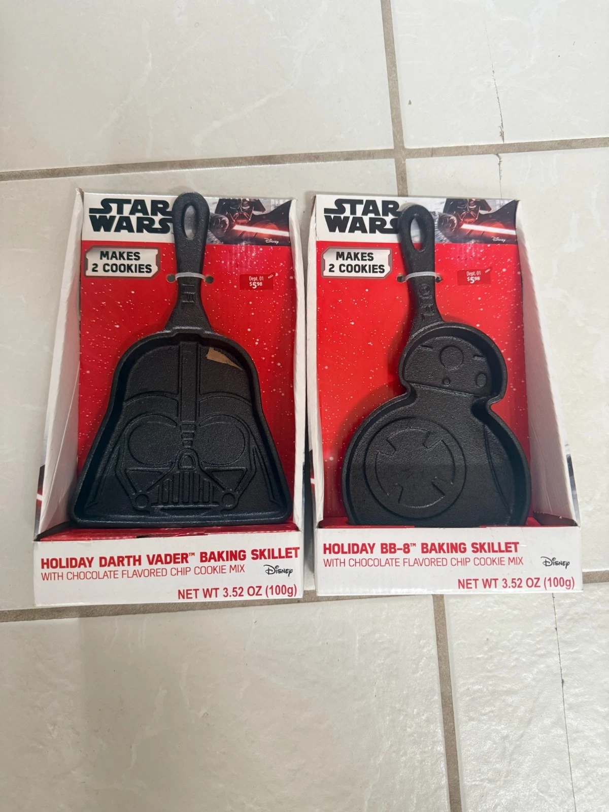 Disney Star Wars Darth Vader and BB-8 Cast Iron Baking Skillet Cookie Set