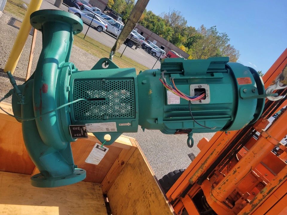 Bomba vertical en línea Taco KS4011 4" KS4011AE2KCZD389M 15HP 375gpm Foto 2 de 4