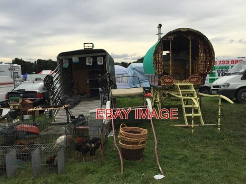 PHOTO GLIMPSES INSIDE A HORSEBOX AND A GYPSY CARAVAN KENILWORTH HORSE FAIR ON S - 第 1/1 張圖片