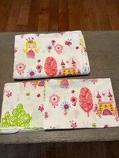 Kids' Twin Duvet Cover  2 Pillow cases 100 cotton princess/castle print EUC
