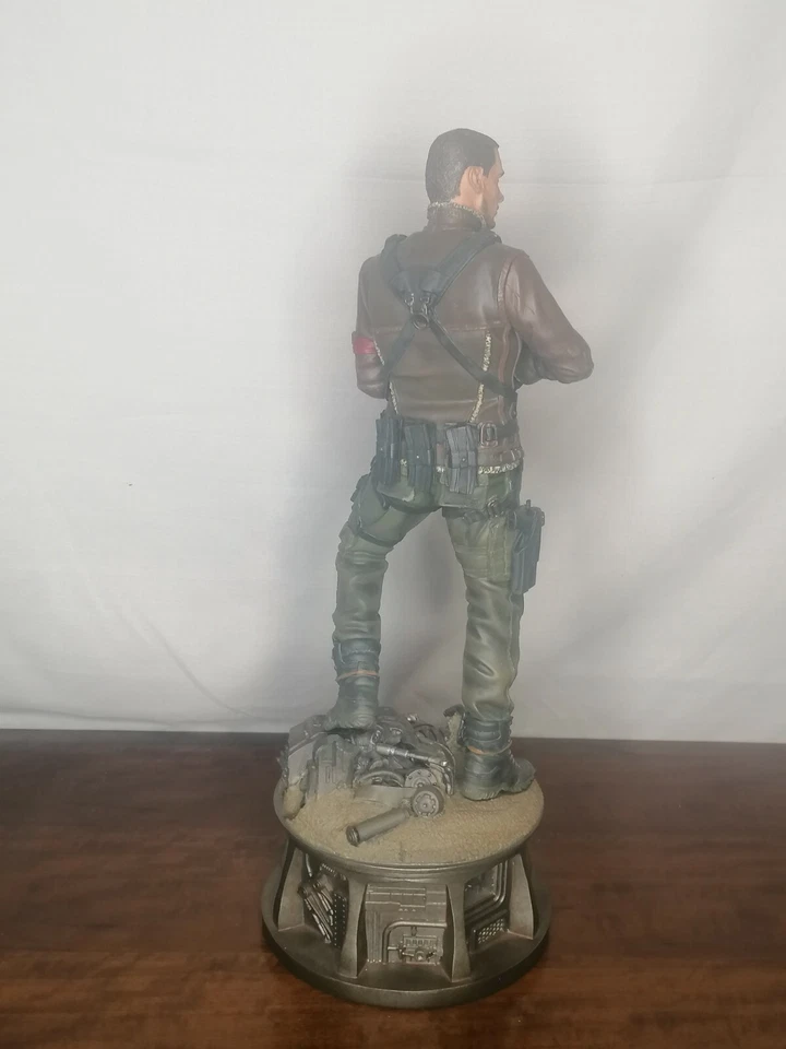 Sideshow Terminator Salvation John Connor Premium Format 1/4 Scale Statue - Image 4 of 4