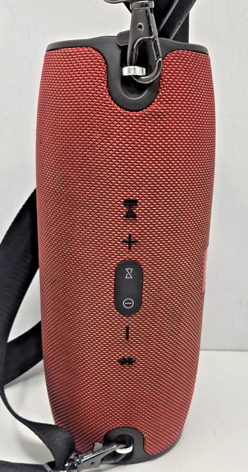 Altavoz portátil Bluetooth JBL Xtreme y banco de energía con correa de transporte sin cargador Foto 3 de 4