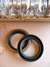 x 2 Pair Rear Hub Oil Seals MG Midget k001 Austin Healey Sprite Minor A35 A40