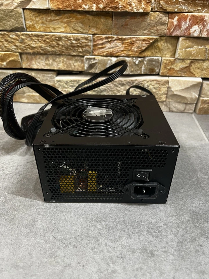 Fuente de alimentación Corsair CX600M usada Foto 2 de 4