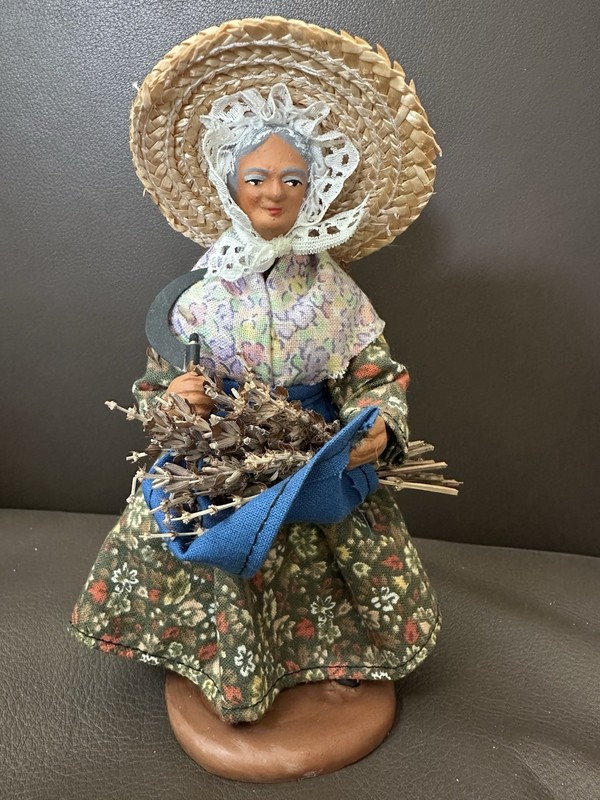 santons de provence M Chave Aubagne Lady With Sickle Cutting Lavender Used