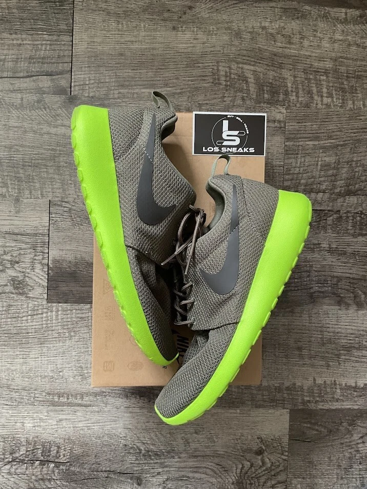Size 9 - Nike‎ Rosherun Tarp Green s-l400.jpg main image 2