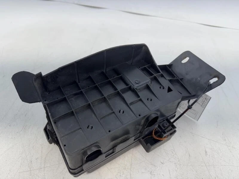 Pontiac Grand Prix 2006-2008 3,8 L compartimento del motor caja de fusibles conexión OEM Foto 3 de 4