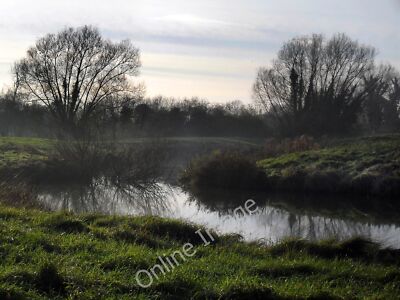 Foto 12x8 Fischteich bei Rokemarsh versteckt in der Ecke eines Feldes Wi c2010